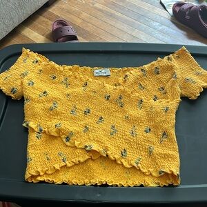 Off the shoulder crop